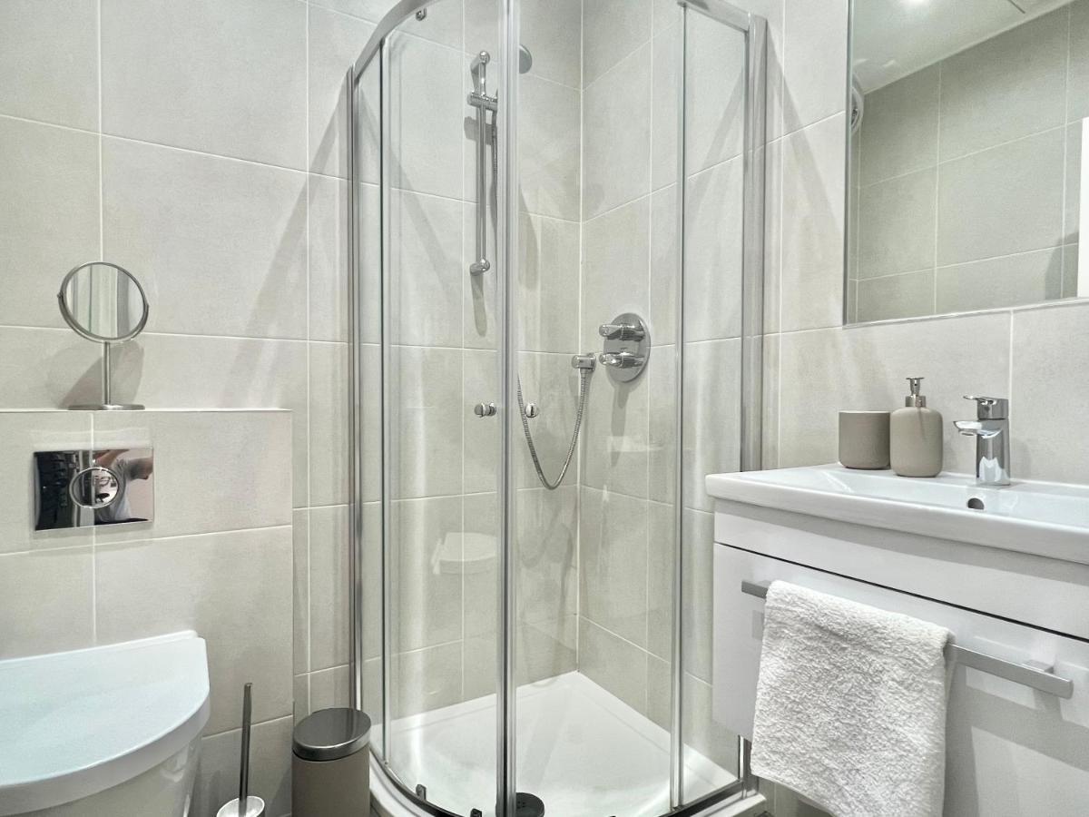 2 Bedroom Apartment In South Hampstead Londen Buitenkant foto