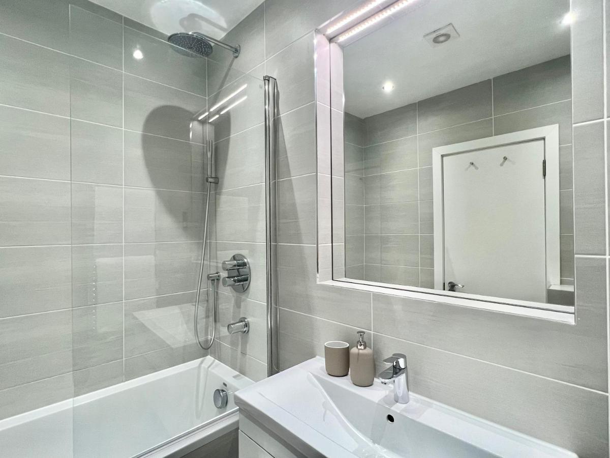 2 Bedroom Apartment In South Hampstead Londen Buitenkant foto