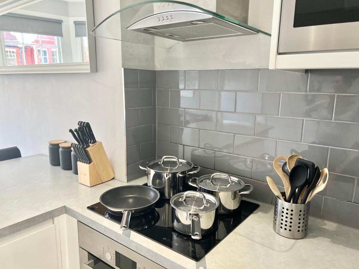 2 Bedroom Apartment In South Hampstead Londen Buitenkant foto